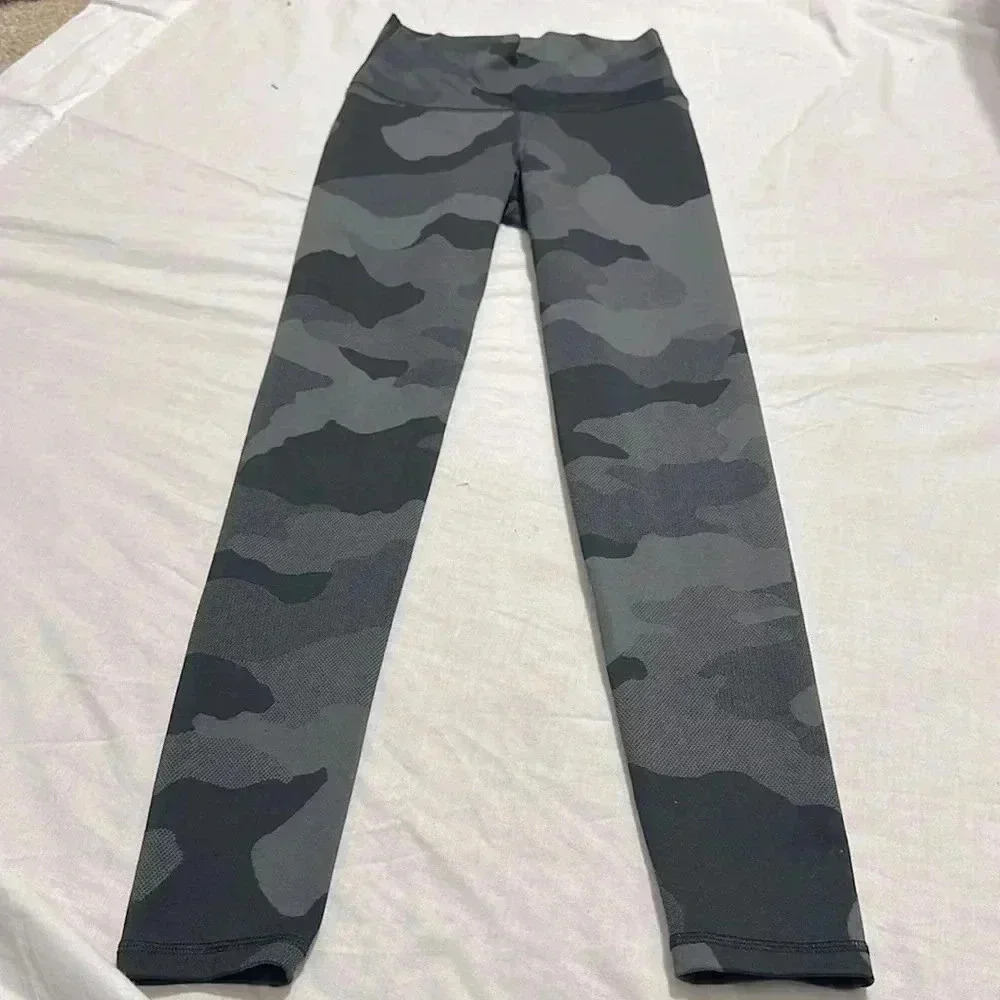 Aerie Offline Black Camo Leggings size Small